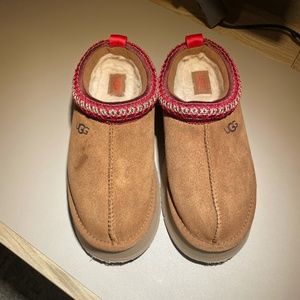 Ugg Women’s Tazz Slippers in Chestnut